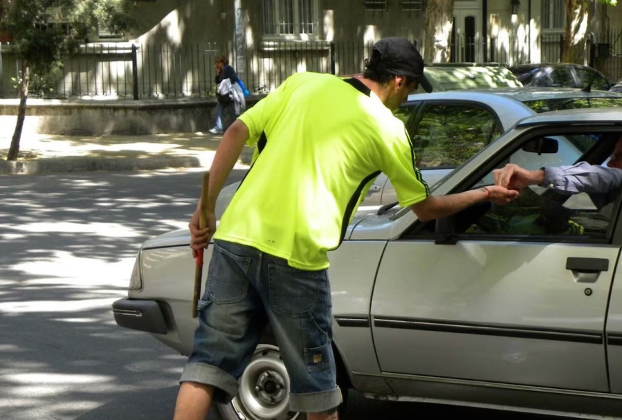 Los ”trapitos” bajo la mira en La Plata: labraron contravenciones a 7 personas y se profundizarán los operativos