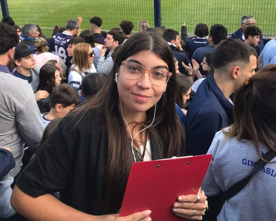 Se sacó una histórica foto con Maradona en La Plata, la ”bendijo” Morena Beltrán y ahora va por su sueño: ”Quiero triunfar”