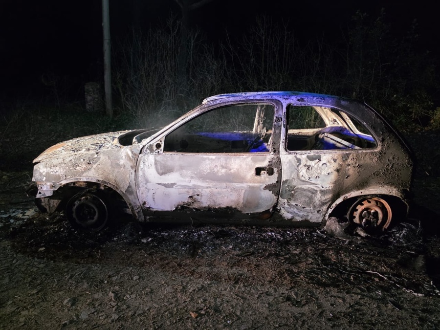 Plan insólito: quemaron el auto, denunciaron el robo y llegaron con el mismo auto de la fuga