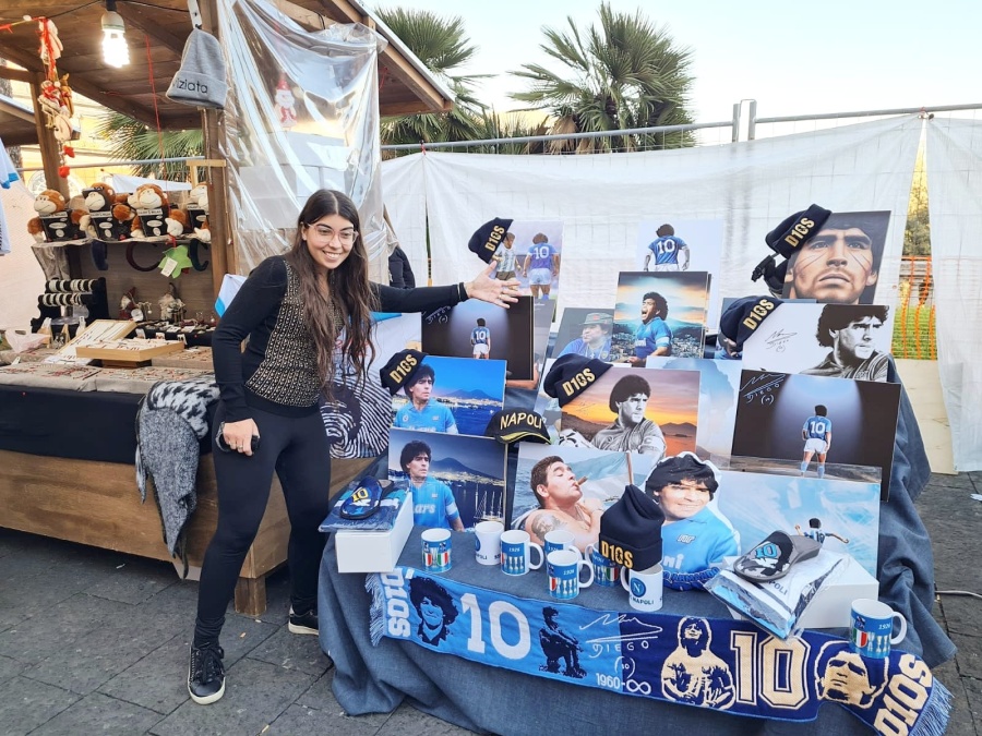 Conoció a Maradona en La Plata, logró su autógrafo, la rompió en Italia y ahora volvió en busca de revancha: ”Extrañé mucho”