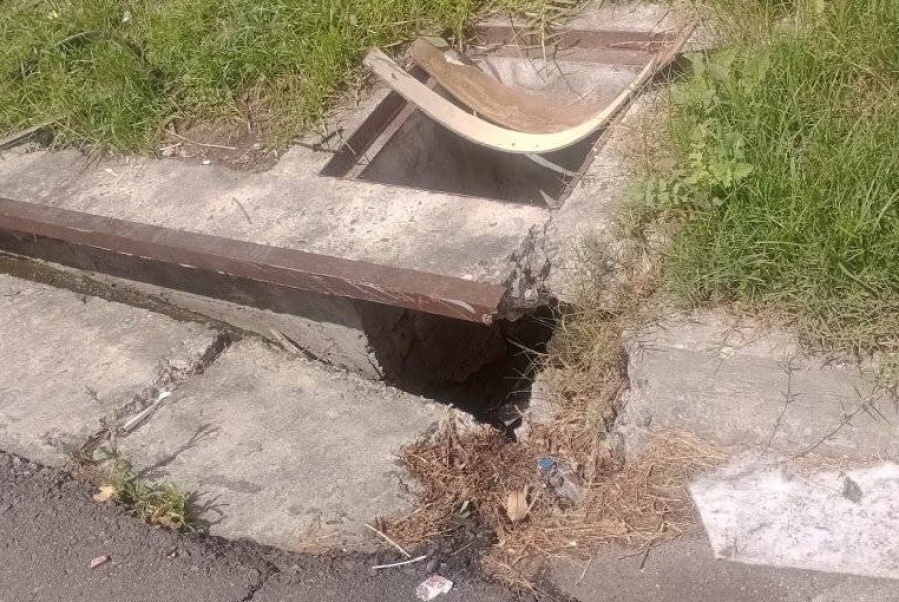 Vecinos se quejaron de un pozo al descubierto cerca de dos escuelas de Villa Elvira