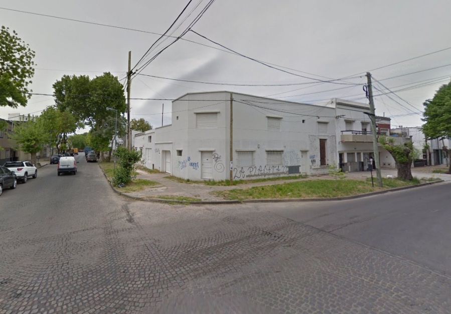 Un delincuente atacó a una mujer en la vía pública y fue sorprendido por un policía de civil