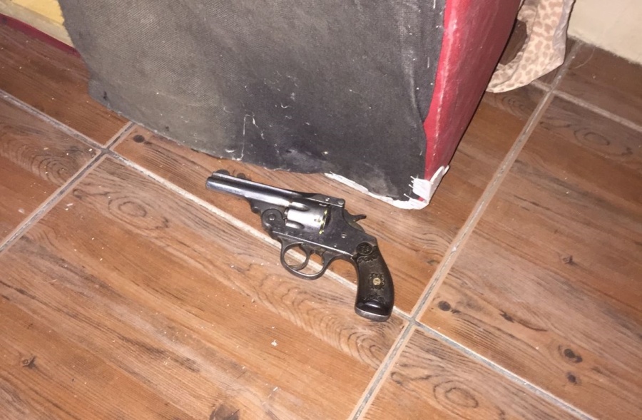 Amenazó con matar a su ex mientras se iba de su casa en Villa Elvira: ”Te voy a pegar un tiro”