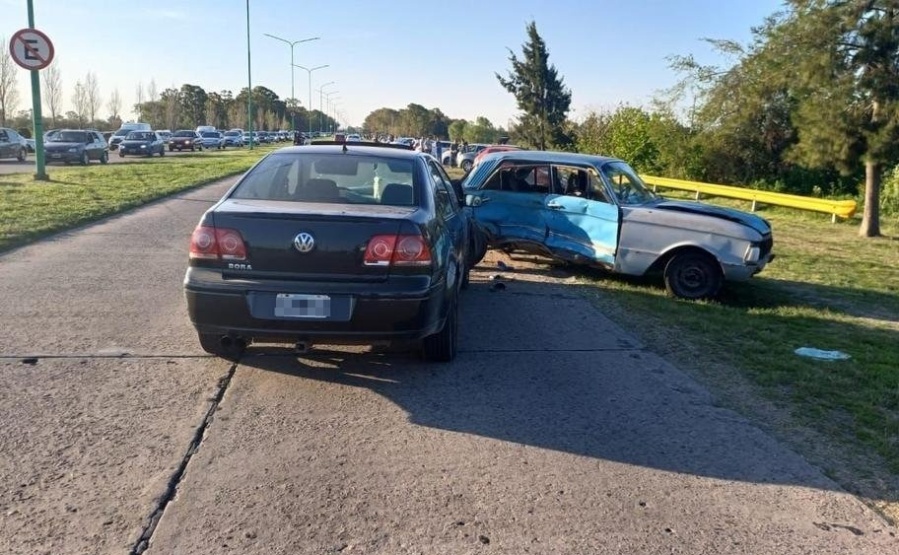 Un menor de cuatro años se encuentra en grave estado tras colisionar el auto en que viajaba con otro en Punta Lara