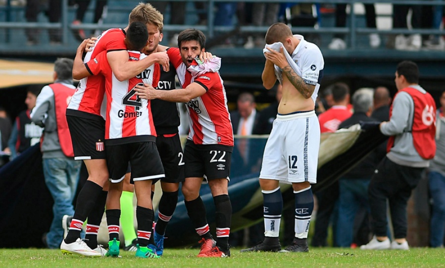 Surgió del Lobo y ahora le dedica canciones al Pincha