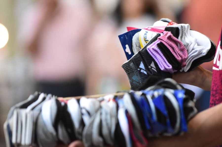 ”Volví sin medias y sin bolsa”: una joven salió a almorzar por La Plata e hizo un acto de ”solidaridad” que la dejó vacía