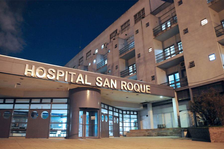 Un hombre se suicidó en La Plata: era paciente en el Hospital San Roque y se arrojó desde el tercer piso