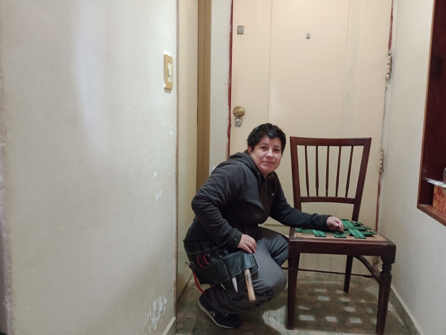 Acompañó a su mamá a un curso en La Plata, le voló la cabeza y ahora es la reina del puff: ”Renuncié e invertí todo”