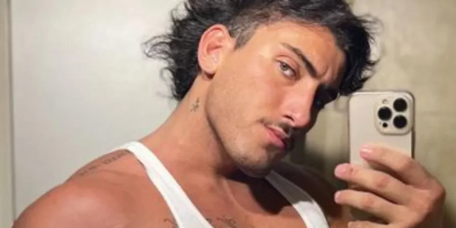 Filtran chat de Holder en el que ofrece vender contenido erótico