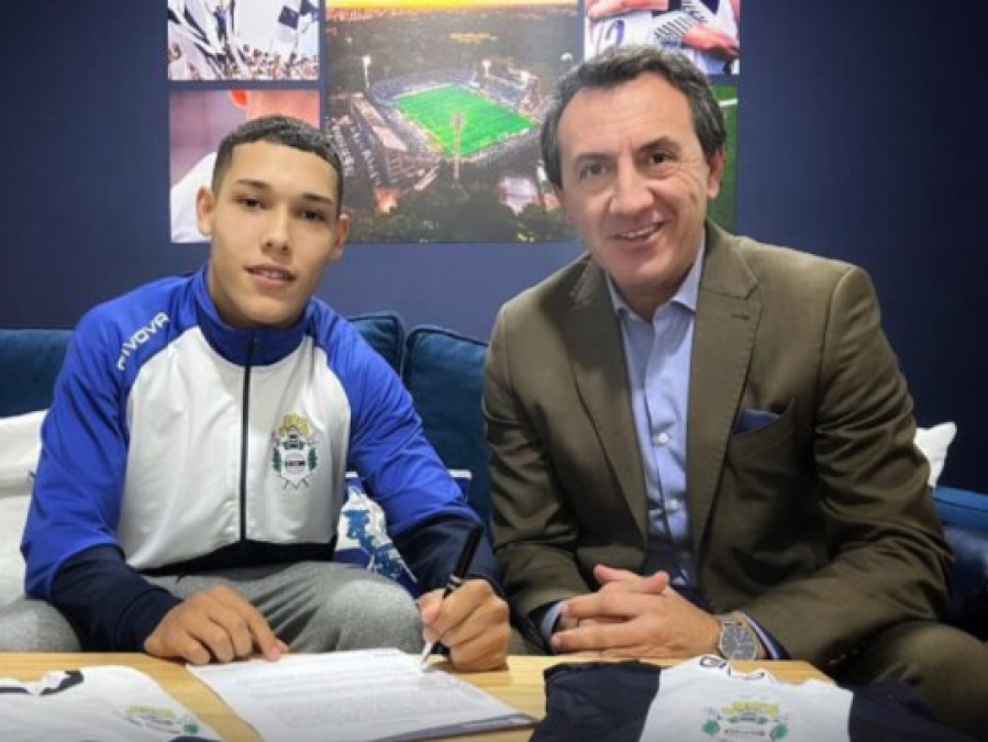 La emoción de Jeremías Merlo: ¿Qué dijo tras la firma del primer contrato y a quiénes agradeció?