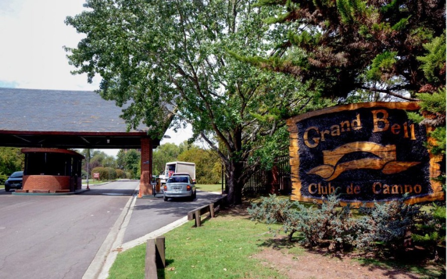 Tiros, amenazas y una fiesta de adolescentes: escándalo en el country Grand Bell de La Plata