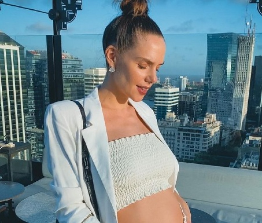 ¿Nena o nene? Julieta Nair Calvo reveló la ecografía de su bebé