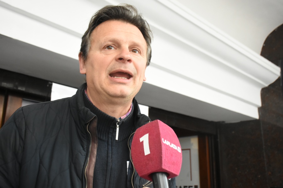 Gabriel Bruera: ”Buscamos una alternativa de abajo hacia arriba, bien platense, sin ser bendecidos por un dedo”