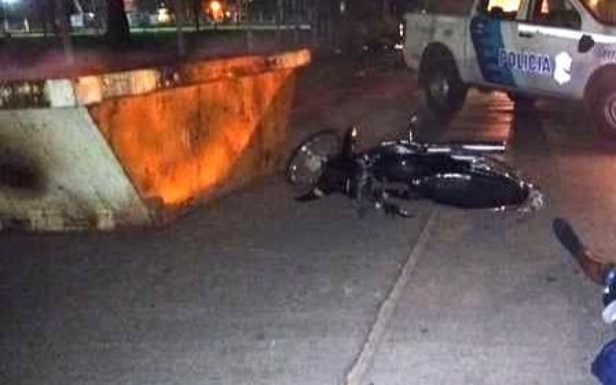 Un hombre de 44 años perdió la vida en La Plata luego de chocar contra un volquete