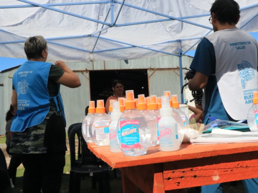 Ante la escasez de repélete, Buenos Aires sigue entregando frascos gratuitos