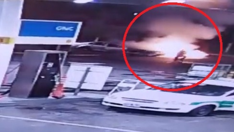 Dos autos se prendieron fuego en menos de 24 horas y un playero héroe evitó una tragedia