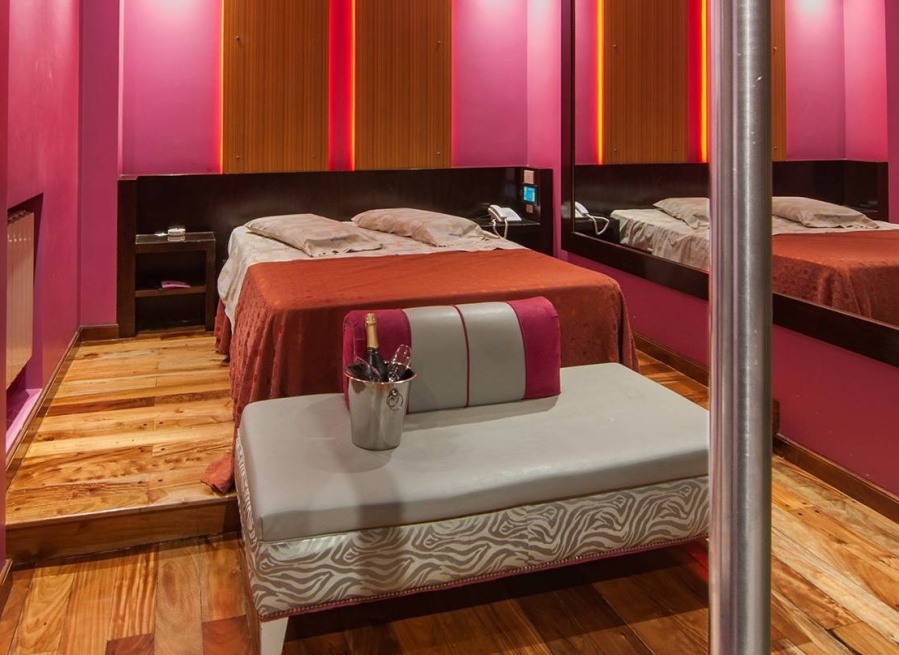 Su cuñado le comentó que estuvo en el “telo” con su hermana, lo escrachó, mostró el chat y se pudrió todo: ”Pedazo de gil”