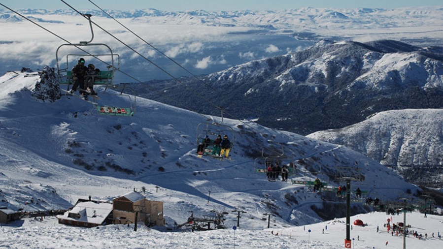 Kicillof defendió el financiamiento de los viajes de egresados: ”Nuestro objetivo es que se recupere la economía”