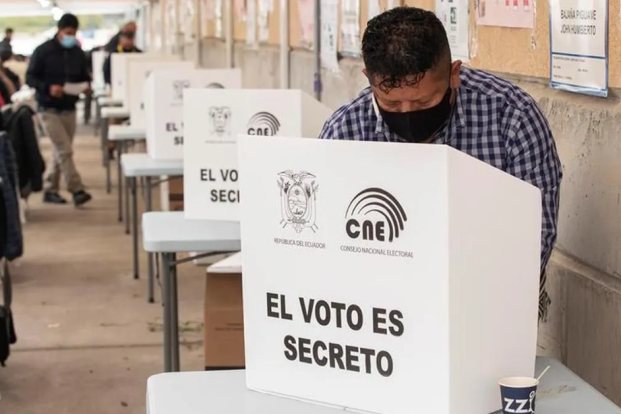 En medio de una violencia sin precedentes, Ecuador elige un nuevo presidente: pronostican balotaje