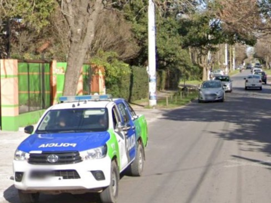 Tres hombres asesinaron a tiros a presunto dealer adelante de su novia