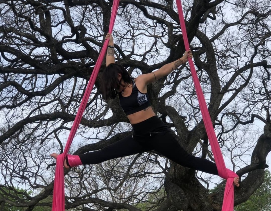 La joven platense que vuela en el Parque Castelli y los vecinos no pueden parar de mirar: ”Volvimos con cierta rebeldía”
