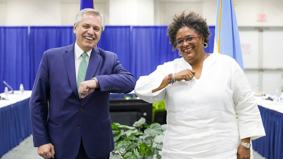 Alberto Fernández se reunió con la Primera Ministra de Barbados y concluye la gira presidencial