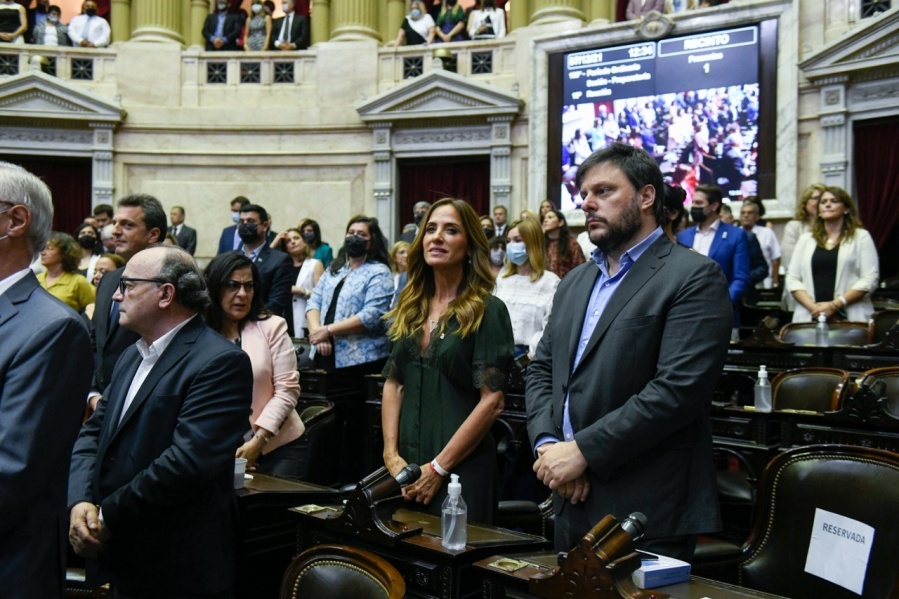 Tolosa Paz juró como diputada y remarcó que “no hay tiempo para mezquindades: la salida es con consenso y con diálogo”