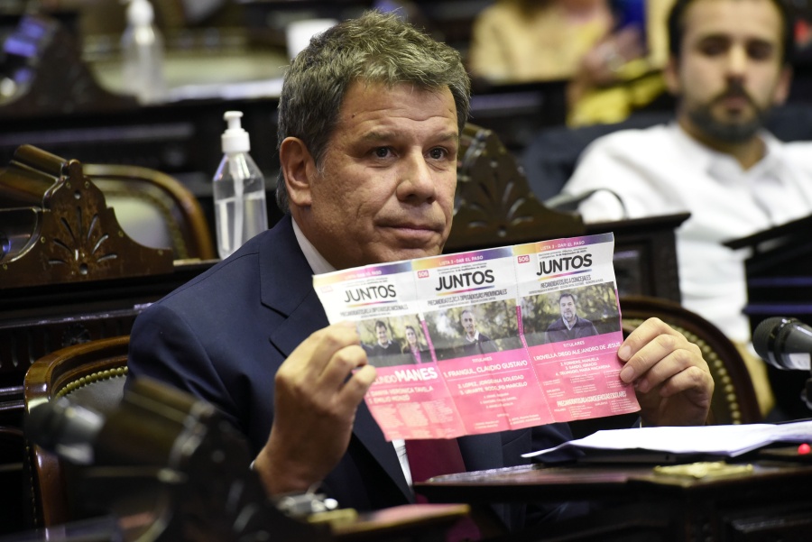 Facundo Manes cruzó al PRO: ”La prohibición del lenguaje inclusivo es fulbito para la tribuna”