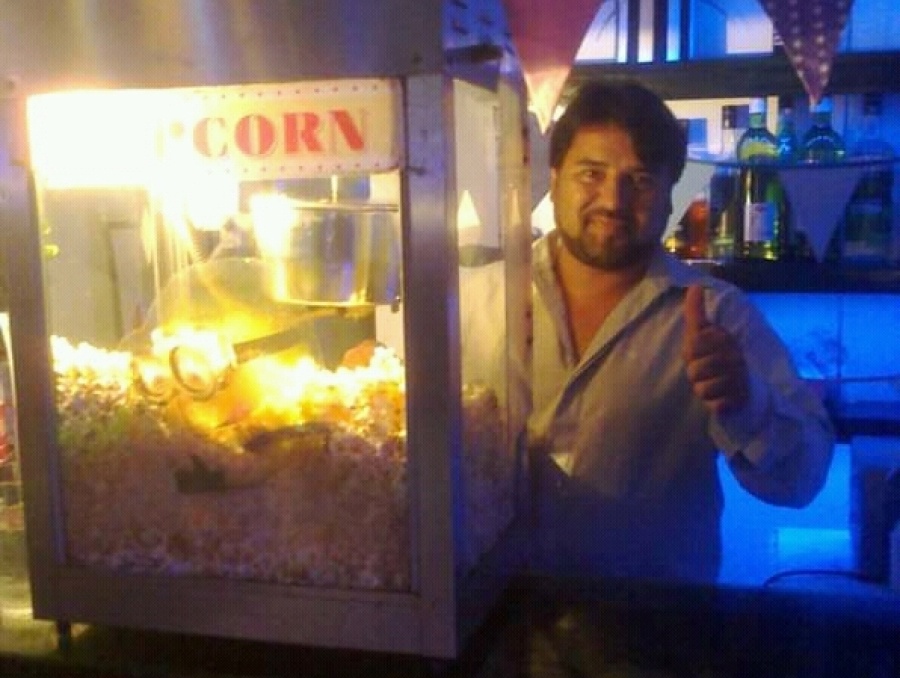28 años trabajando en los cines de La Plata y los pochoclos lo salvaron: ”Estábamos muy mal; vivimos de eso”