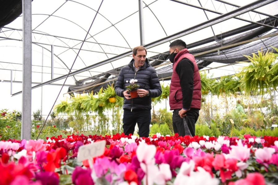 Garro visitó Mercoflor: ”nuestra Ciudad tiene el cordón productivo más grande del país”