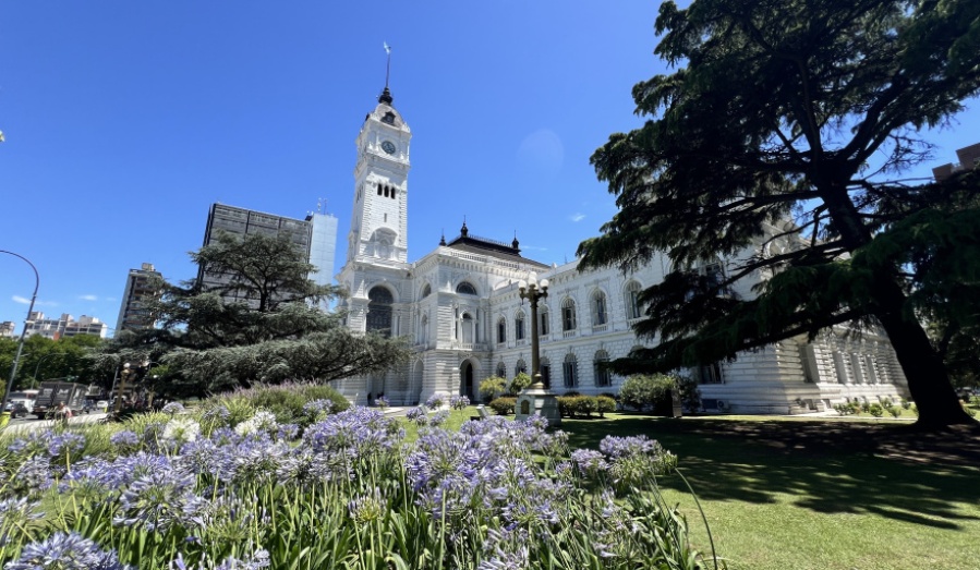 Asueto municipal en La Plata: cómo funcionarán los servicios este viernes 7 de noviembre