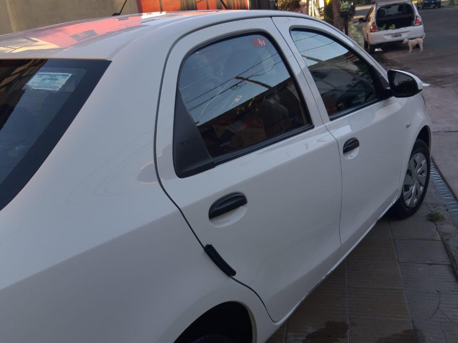 Los remises de La Plata tienen nueva tarifa: la bajada de bandera quedará en 90 pesos