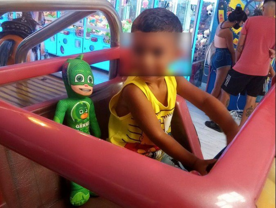 La Plata busca a ”Gekko”: Un nene perdió su juguete favorito y están desesperados por encontrarlo