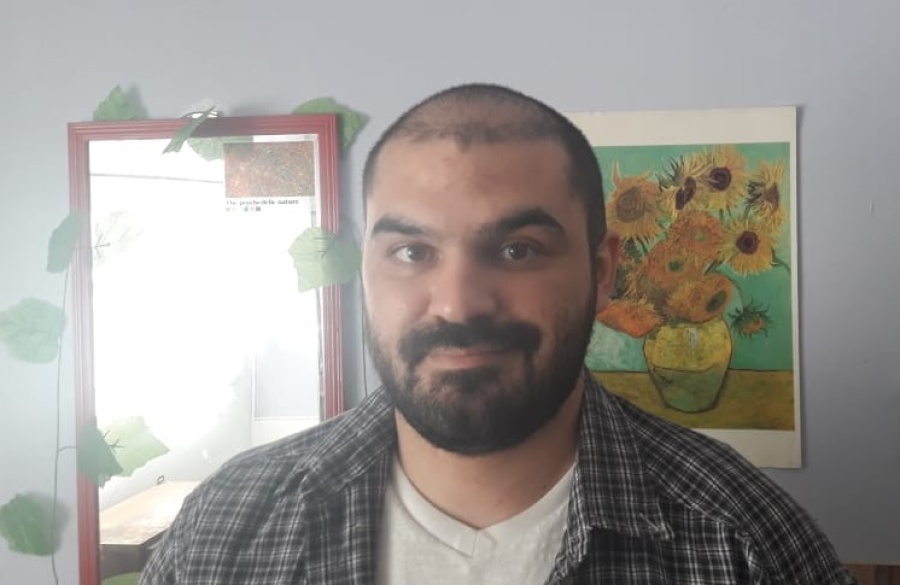 Llegó a La Plata para cumplir su sueño, no conseguía trabajo y encontró la salida con un novedoso emprendimiento