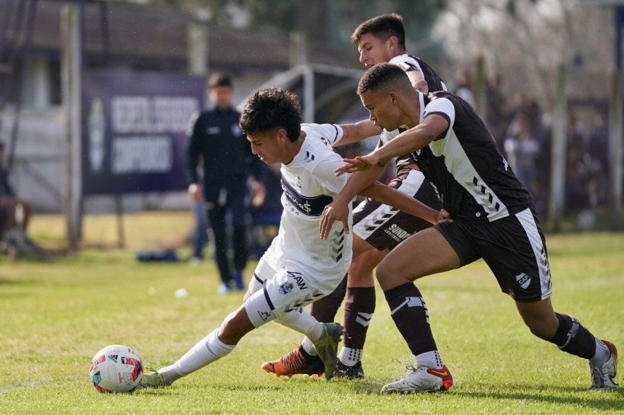 Gimnasia volvió a festejar en Reserva y se prende en la pelea