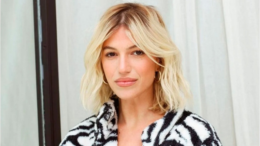 Stefi Roitman posó desnuda frente al espejo: ”Se te ve la rayita”