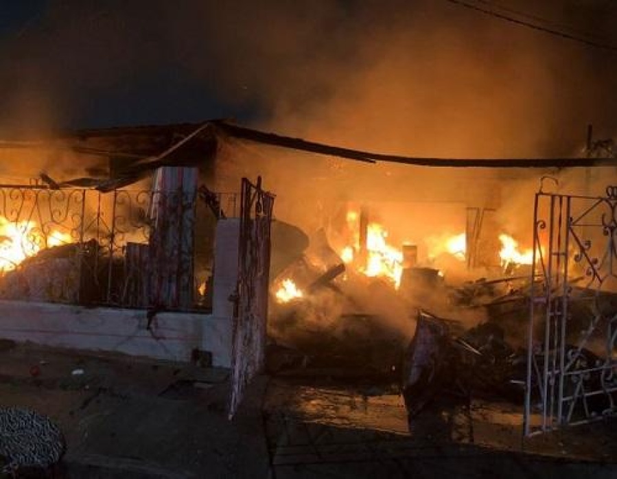 Una familia perdió todo tras sufrir un incendio en una vivienda en Ensenada