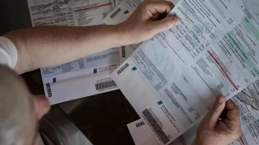 Un informe reveló que el gasto que destinan los jubilados en la luz se triplicó en la gestión MileI