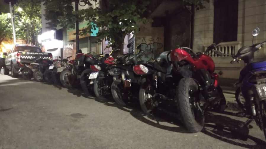 Durante el fin de semana se registró en La Plata la detención de un hombre con licencia trucha y el secuestro de 36 vehículos