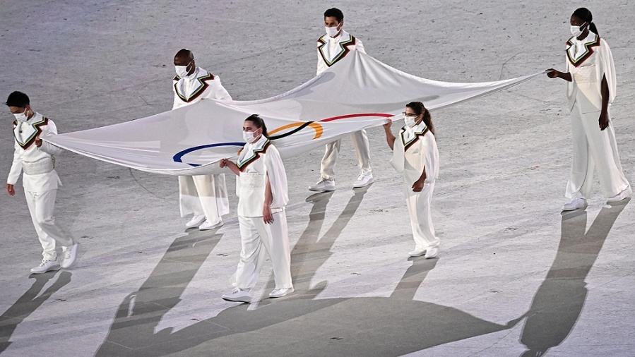 La Peque Paula Pareto llevó la bandera olímpica en Tokio