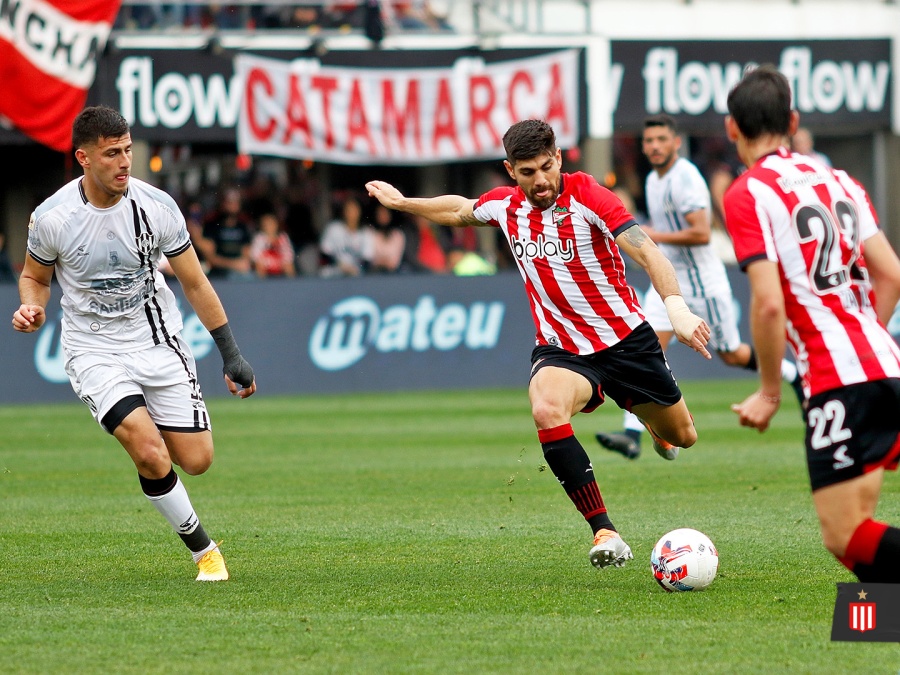 Estudiantes empató un partido increíble y no levanta cabeza en el torneo