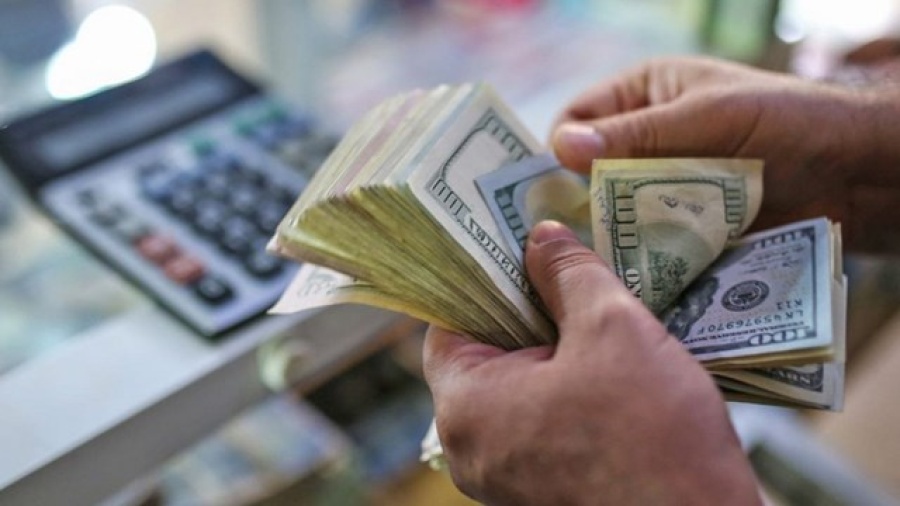 El dólar oficial rompe la barrera de los $1.500 y tensiona al mercado