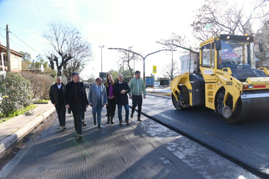 Alak dio inicio a la obra de asfaltado en diagonal 74, uno de los principales accesos a La Plata