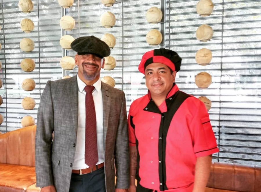 Nació en Salta, aterrizó en Ensenada, lo aman pero admite que mucha gente no lo quiere: ”Si no tenés la cabeza fría...”