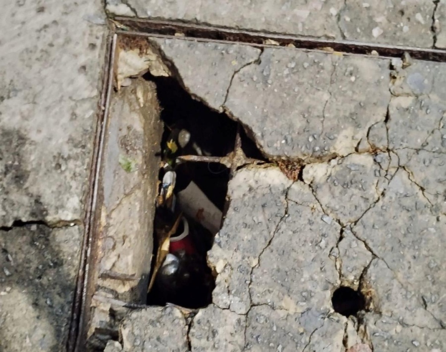 Vecinos de La Plata preocupados ante grandes roturas en una boca de tormenta