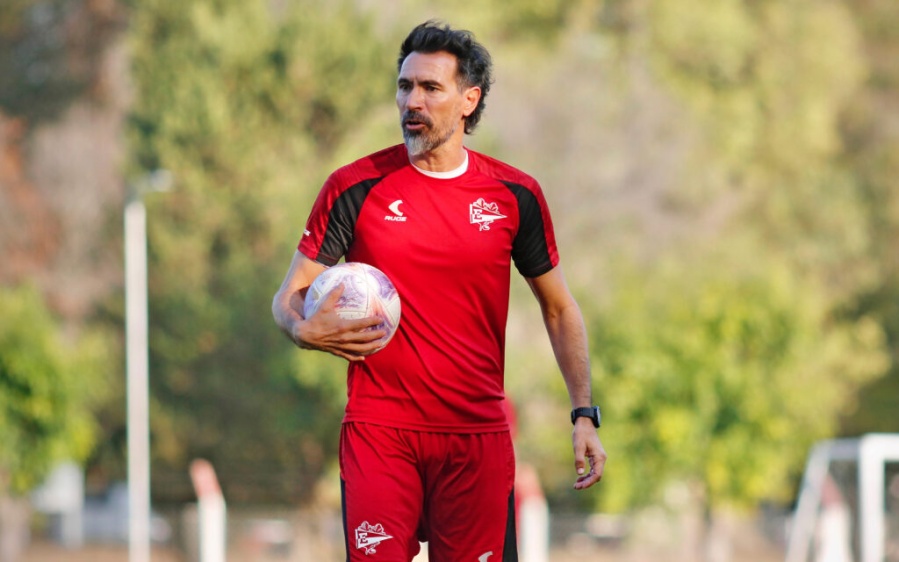 Domínguez metió mano firme: borró tres referentes y cambió más de medio equipo