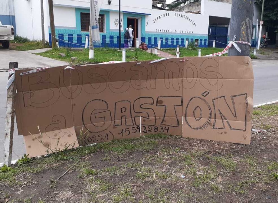 ”No se lo pudo haber tragado la tierra”: familiares del desaparecido Gastón Márquez Da Silva retomaron el reclamo en Abasto