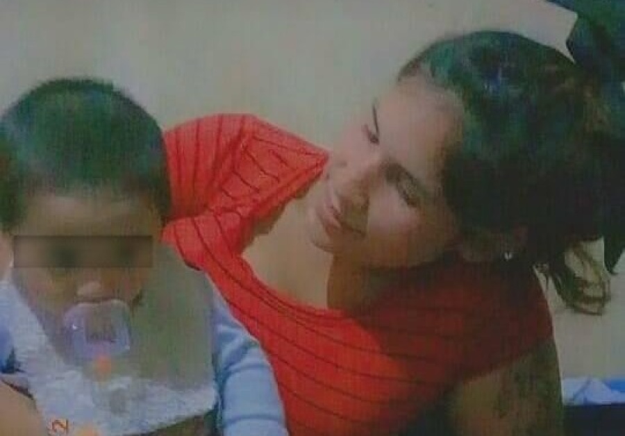 Buscan desesperadamente a una mujer que desapareció con su hijo yendo al Hospital de Niños