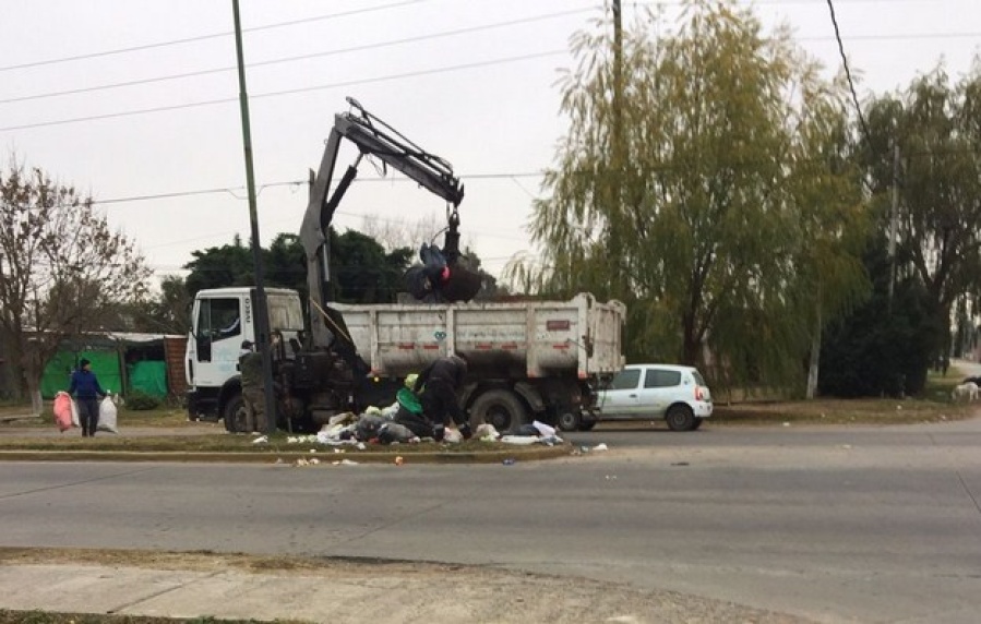 Vecinos de Altos de San Lorenzo denuncian un basural a cielo abierto