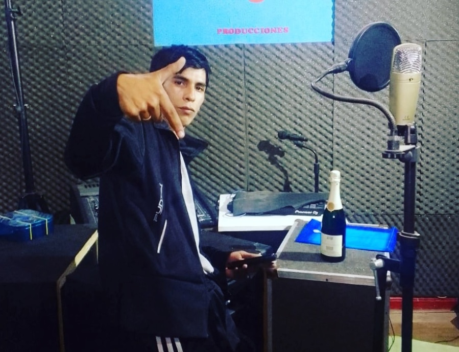 ”Hay muchos envidiosos”: salió de un hogar de niños, ”rescató” a su familia, su novia fue clave y quiere explotar en La Plata